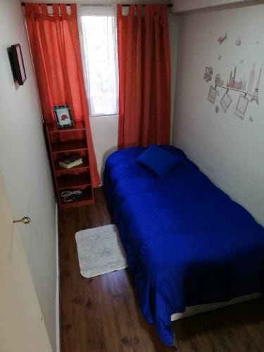 <p>Habitación amoblada mujer sola/estudiante stgo</p>