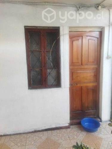 <p>Arriendo pieza amoblada</p> image