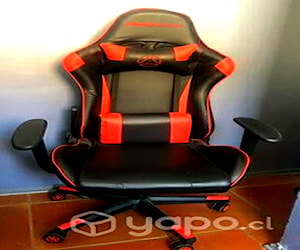 <p>Silla Gamer Momo Design</p>