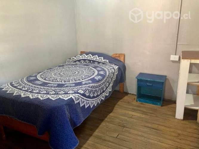 <p>Arriendo Habitacion Amoblada</p> image