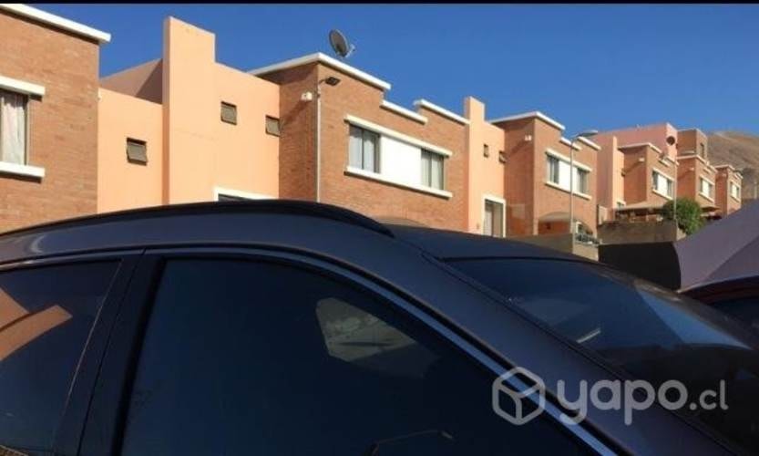 Arriendo de linda Casa en Condominio Sta. Guillermina, Sector Coviefi. Sur