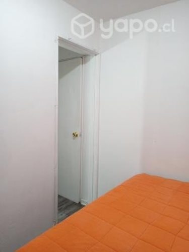 <p>Se arrienda pieza en Providencia baño privado</p>