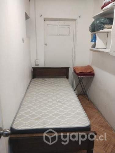 <p>Arriendo habitación a DAMA (sexo FEMENINO)</p> image