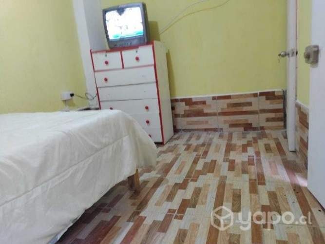 <p>Se arriendan Piezas con baño privado</p>