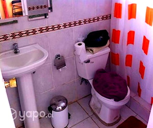 <p>Pieza con baño privado</p> image