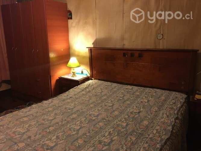 <p>Habitacion amoblada disponible</p> image
