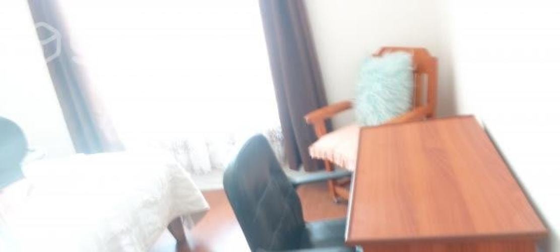 <p>Se renta habitación con baño amoblada con servicio</p>