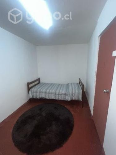 <p>Arriendo pieza</p>