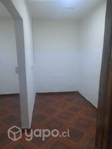 <p>Arriendo pieza en santiago centro</p> image