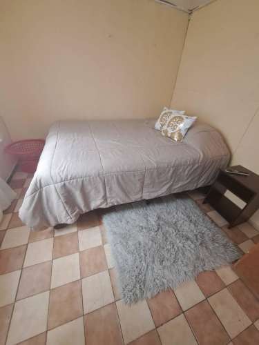 <p>Pieza Amoblada excelente sector</p> image