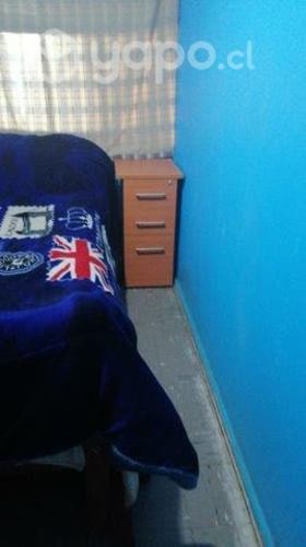 <p>Habitacion amoblada</p>