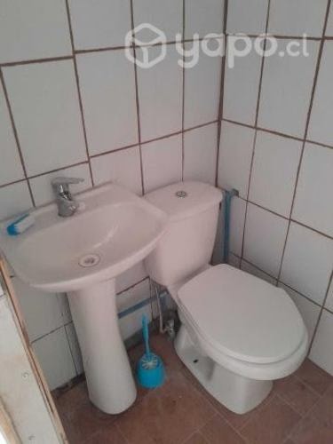 <p>Arriendo pieza amoblada</p>