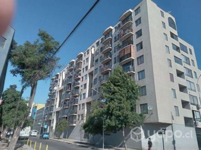 <p>Arriendo habitacion</p>
