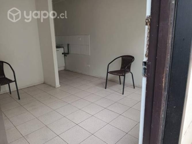 <p>Arriendo pieza para persona sola</p>