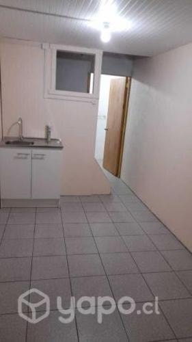 <p>Arriendo pieza</p> image