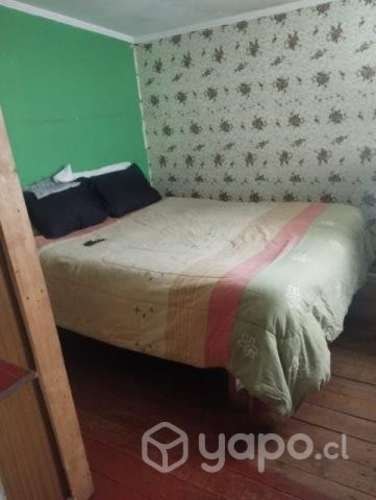 <p>Arriendo pieza amoblada</p> image