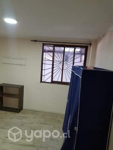 <p>Pieza con baño privado solo mujeres,san miguel</p>