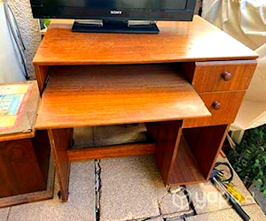 <p>Escritorio computador madera</p>