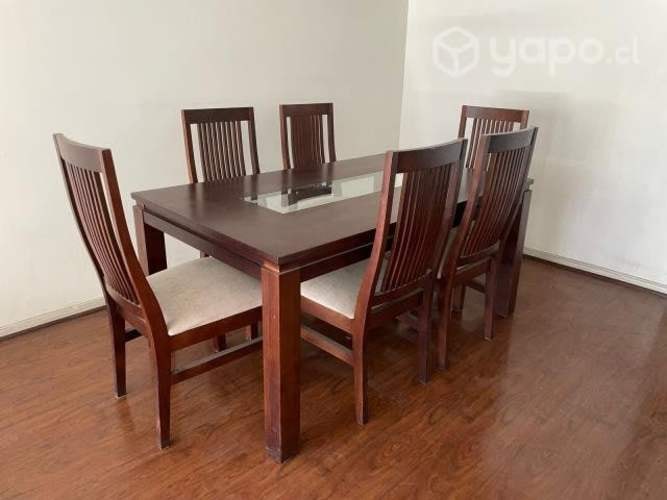 <p>Juego de comedor de madera 6 sillas</p>