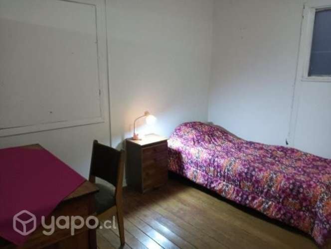 <p>Arriendo de pieza</p>