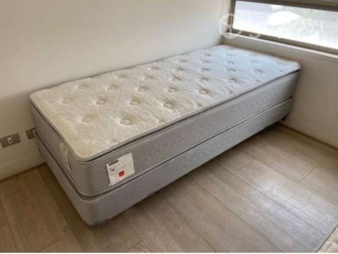 <p>1 cama de 1 plaza - ROSEN - casi nueva</p>