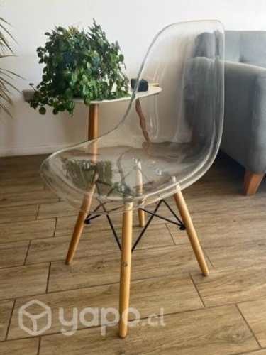 <p>Silla Transparente</p>