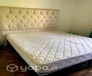 <p>Cama king con respaldo acolchado</p>