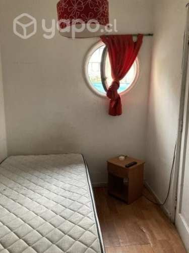 <p>Arriendo habitación amoblada</p> image