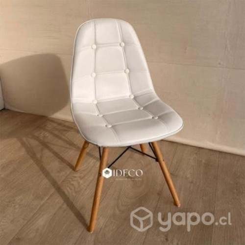 <p>Silla eames acolchada, cómoda, para comedor</p>