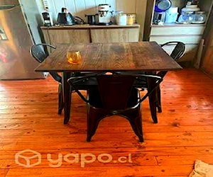 <p>Mesa comedor diario + 3 sillas</p>