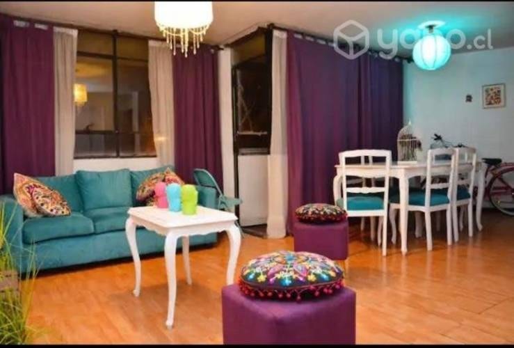 <p>Se arrienda habitación a mujer en Valparaíso</p>