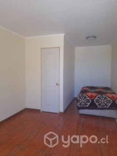 <p>Arriendo de pieza</p> image