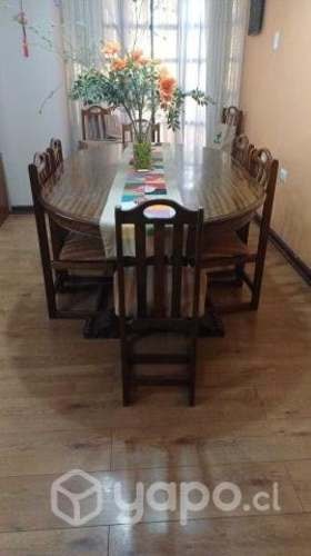 <p>Comedor Madera con 8 sillas</p>