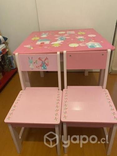 <p>Mesa infantil de niña</p>