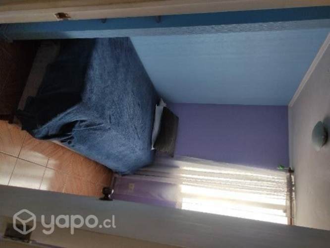 <p>Arriendo de habitación para una sola persona</p>
