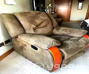 <p>Sofa reclinable cic</p>