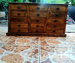 <p>Mueble antiguo tamaño arrimo</p>