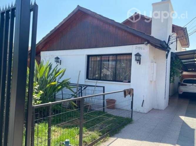 <p>Amplia habitación en arriendo</p>