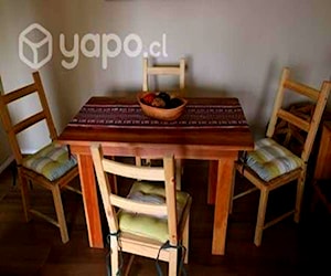 <p>Comedor (mesa, sillas, cojines)</p>