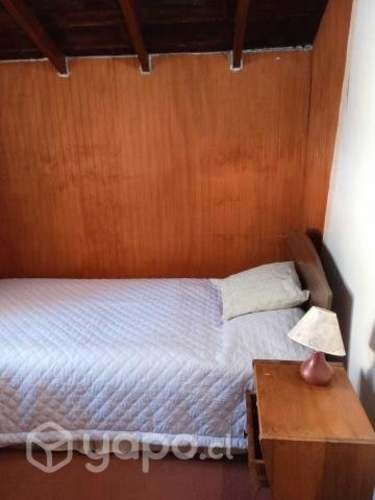 <p>Habitaciones en casa independiente</p>