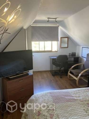 <p>Arriendo pieza amoblada</p>