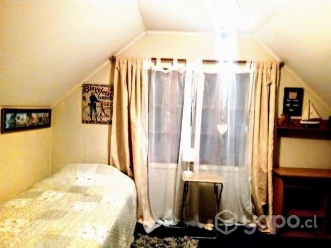 <p>Arriendo dormitorio</p>
