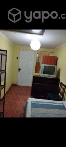 <p>habitación amoblada</p>