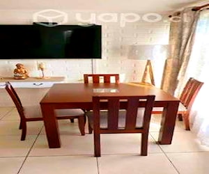 <p>Comedor 4 sillas de madera</p>