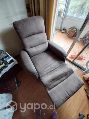 <p>Sillón casi nuevo .</p>