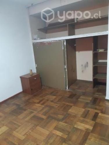 <p>Pieza grande santiago centro</p> image