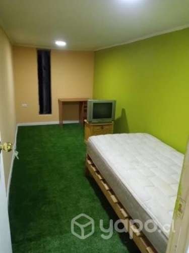 <p>Arriendo pieza dama</p>