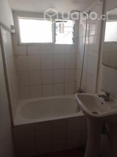 <p>Arriendo pieza</p>