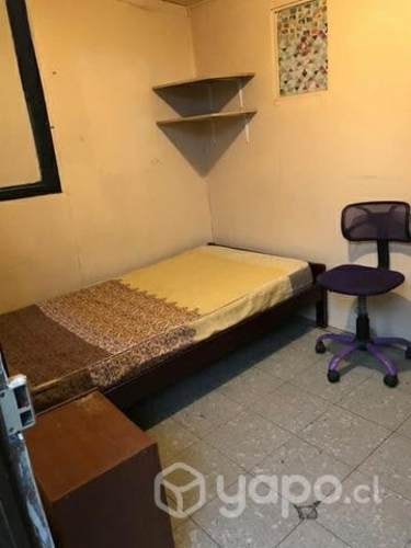 <p>Arriendo Pieza amoblada</p> image