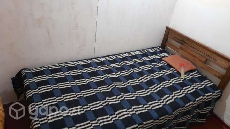 <p>Arriendo una pieza</p> image